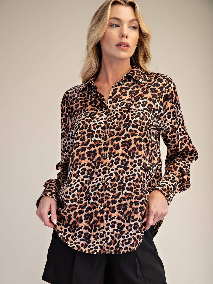 Blouse à boutons léopard pour la vente par PORSHA