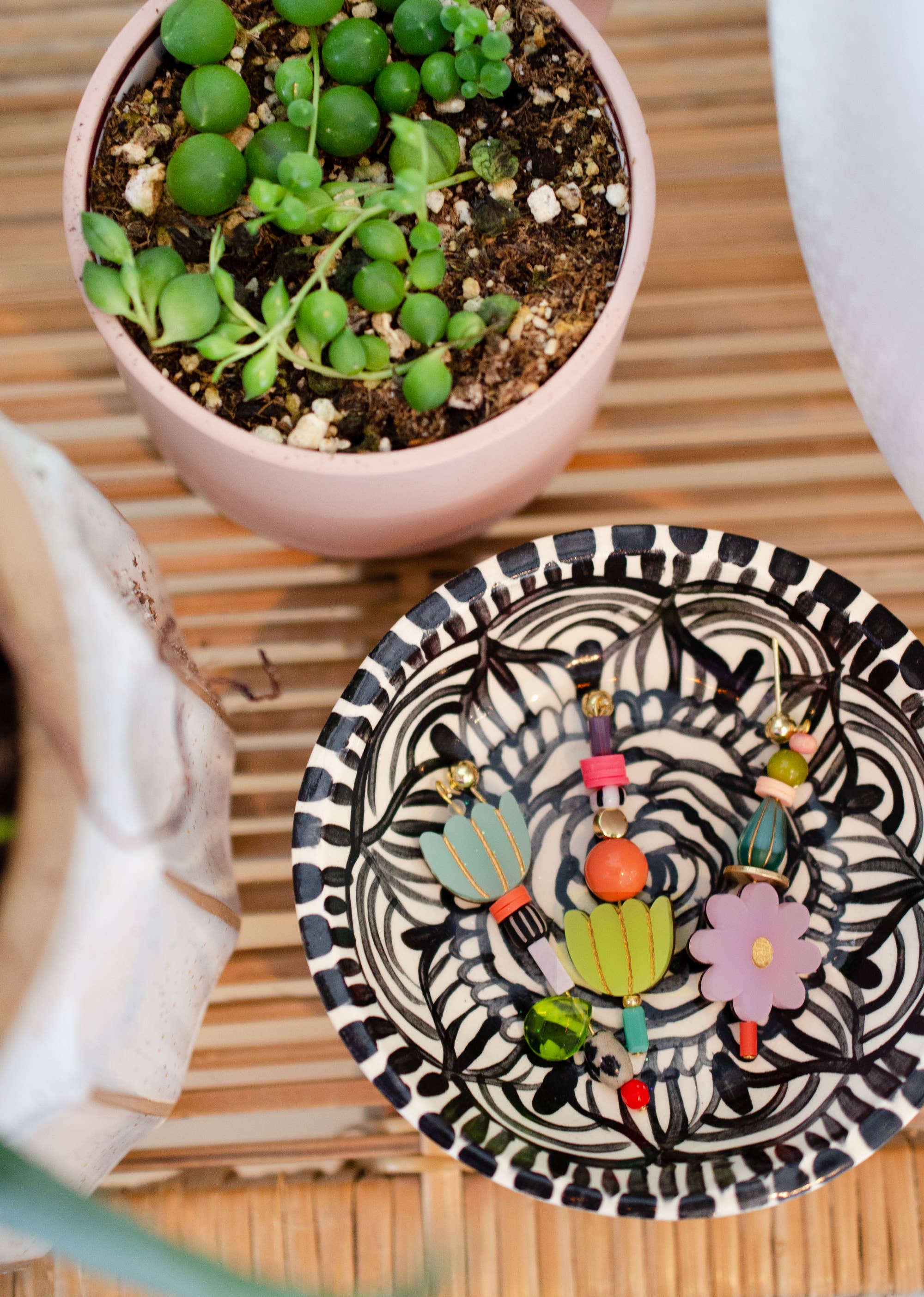 Jill Makes - Venta al por mayor Pendientes colgantes - Pendientes coloridos de acrílico con flores combinables6