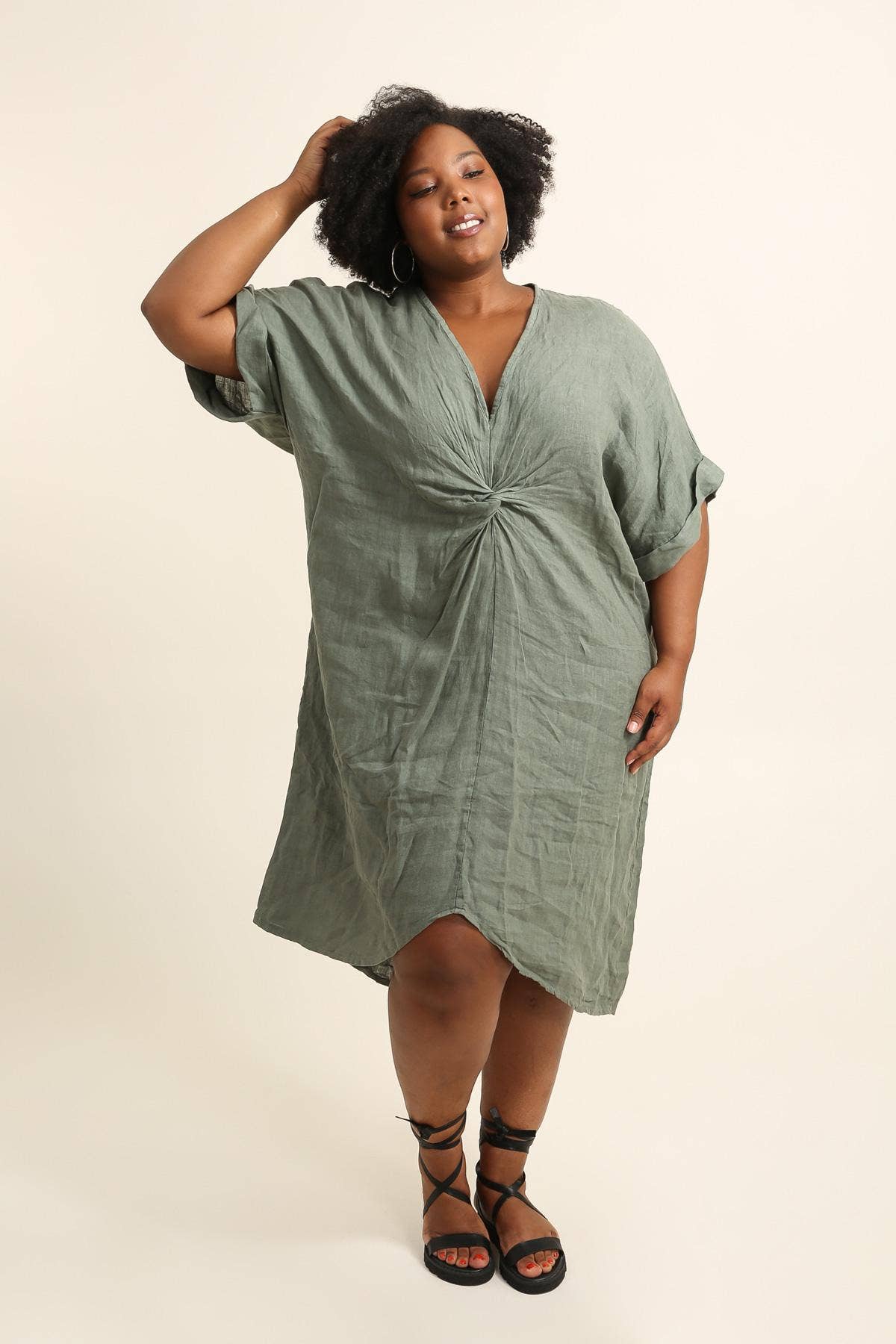 Lea & Luc - Grandes Tailles - Wholesale Dress - Women's - Plus size linen dress V neckline SKU 790924