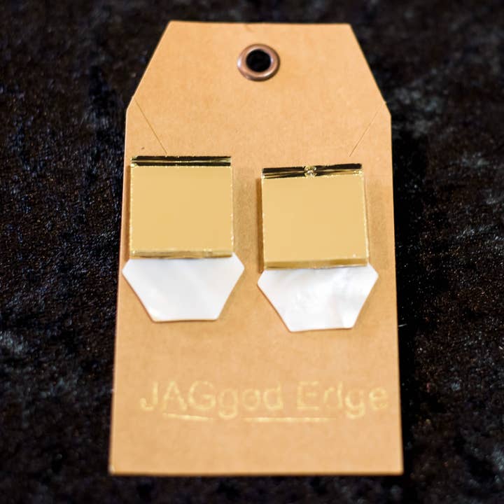 Boucles d'oreilles en or et blanc pour la vente par JAG/ged Edge Jewelry