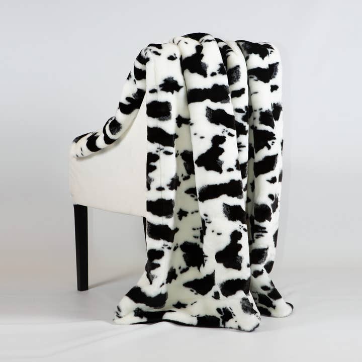 Throw faux fur Cow 140 x 180 cm and other Purchase Wholesale comida para animales. Free Returns & Net 60 Terms on Faire trending on Faire.