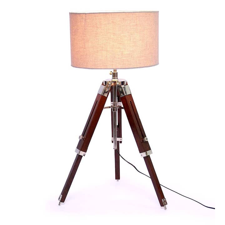 Lampada da tavolo in legno nautica con supporto treppiede cromato per la vendita all'ingrosso da parte di Arts King