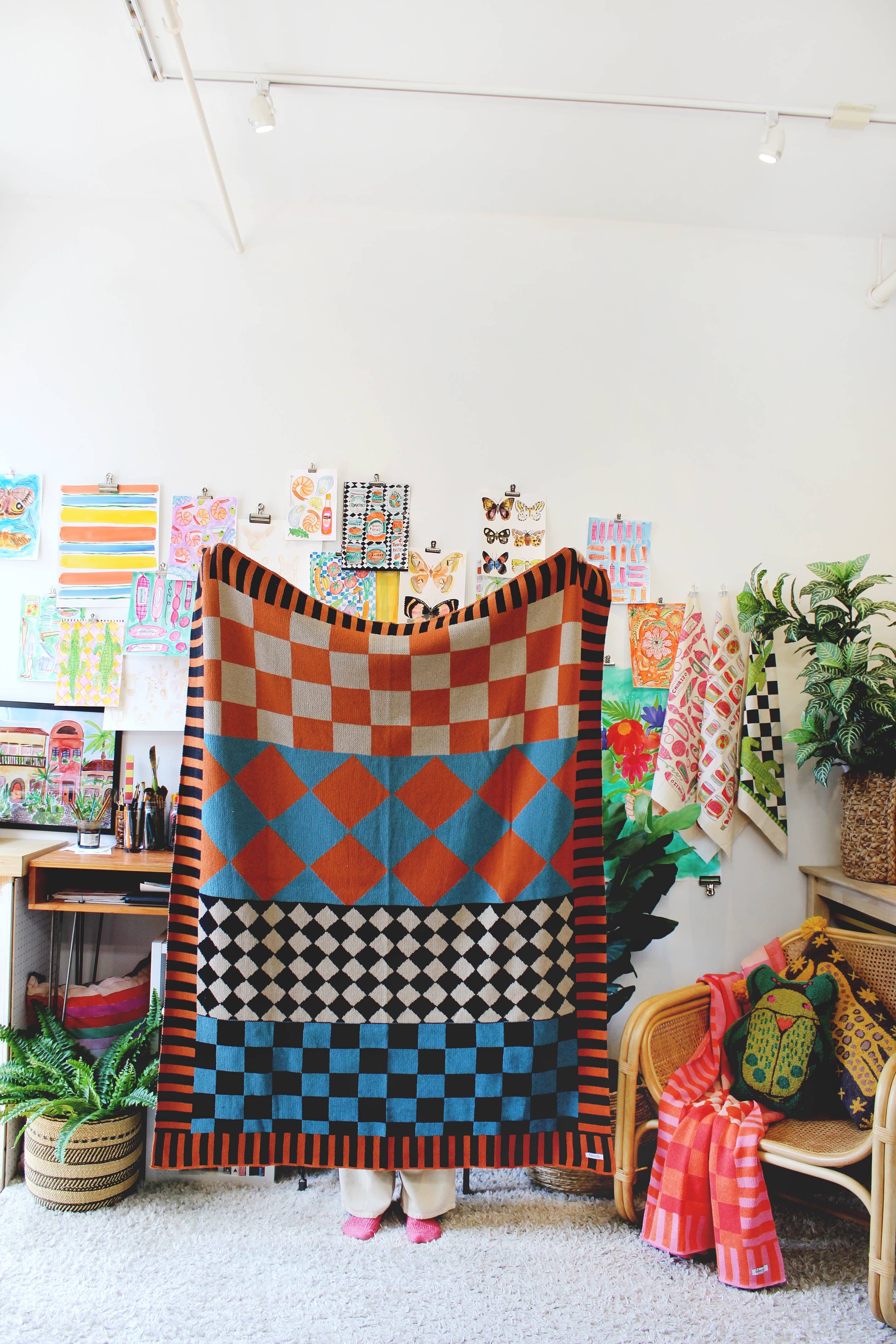 Calhoun & Co. - Wholesale Throw blanket - Diamond Checkerboard Pattern Mix & Match Knit Throw Blanket1