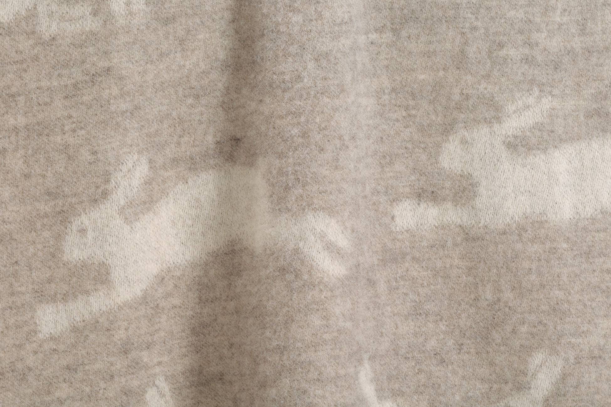 JJ Textile – wholesale Throw blanket – Hares Soft Brown Pure Wool Throw8