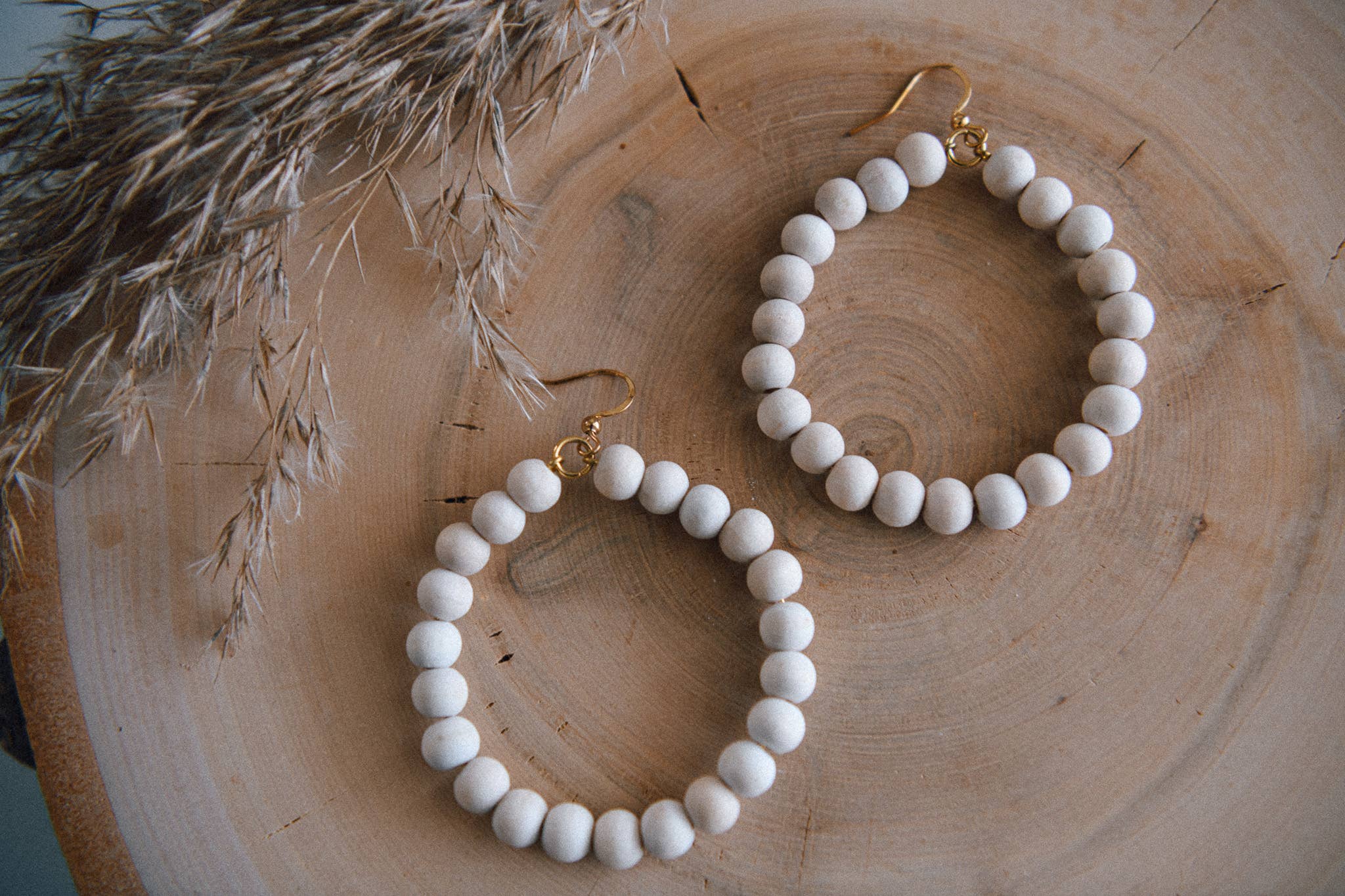 Cecelia Designs Jewelry – Großhandel Hoops – Leichte Holzperlen-Creolen4