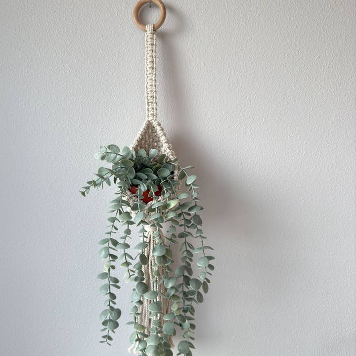 Macramé Air Plant Holders for wholesale by Meesh Drops