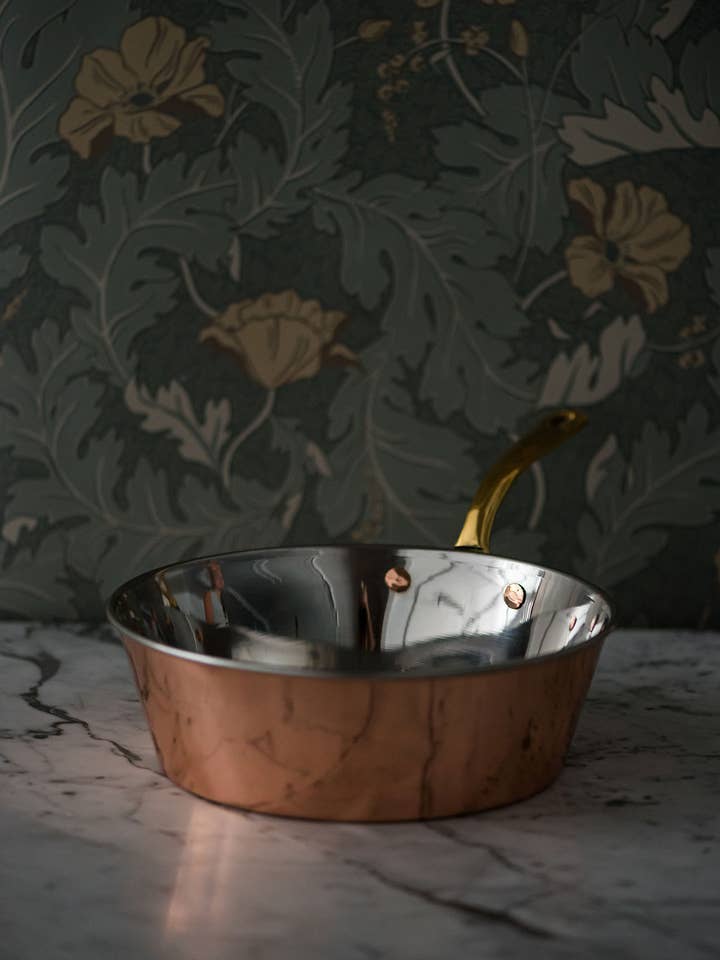 Windsor Warming Pan for wholesale by Galley and Fen