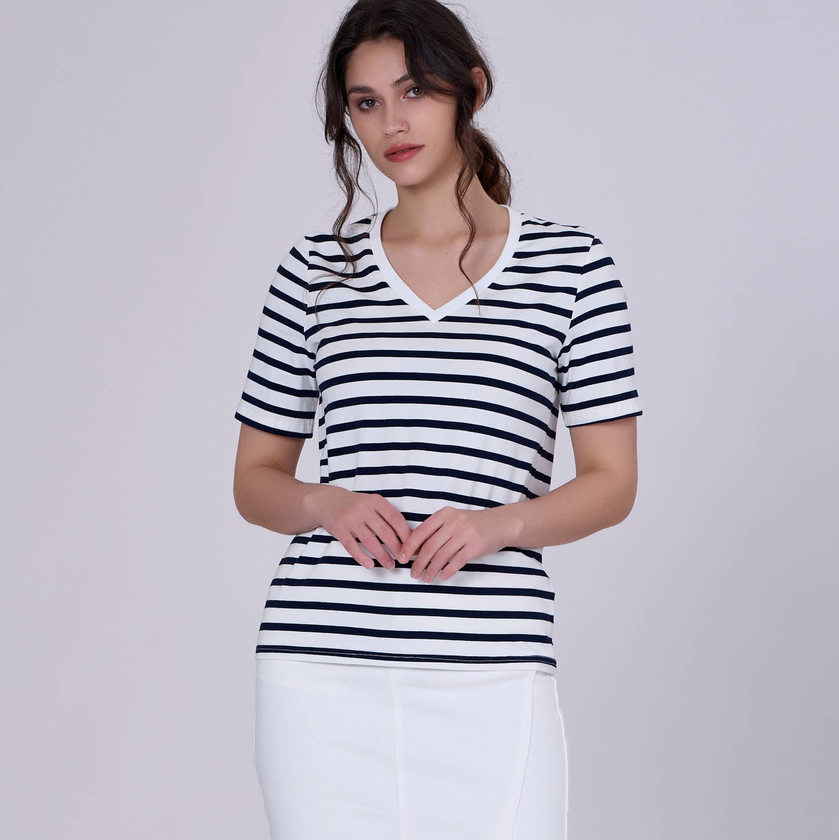 Smart and Joy – wholesale T-shirt – women's – V-neck cotton sailor t-shirt11