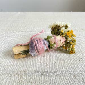 Palo Santo Incense Dried Flower Bouquet - Mama Wunderbar