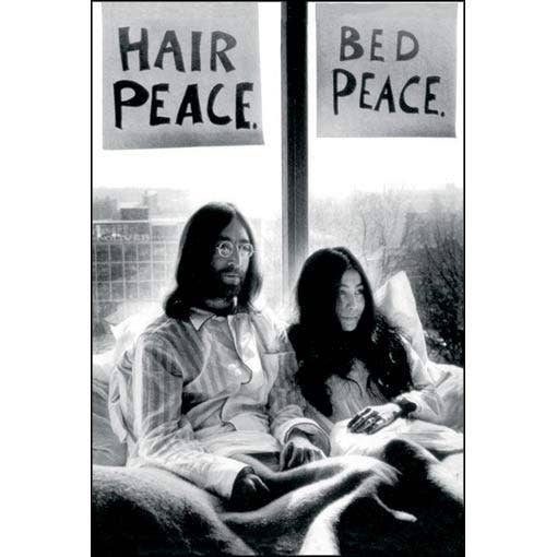 Postkarte. John Lennon & Yoko Ono. Haarfrieden. Bettenfrieden. für den Großhandel von VisionWorks LLC