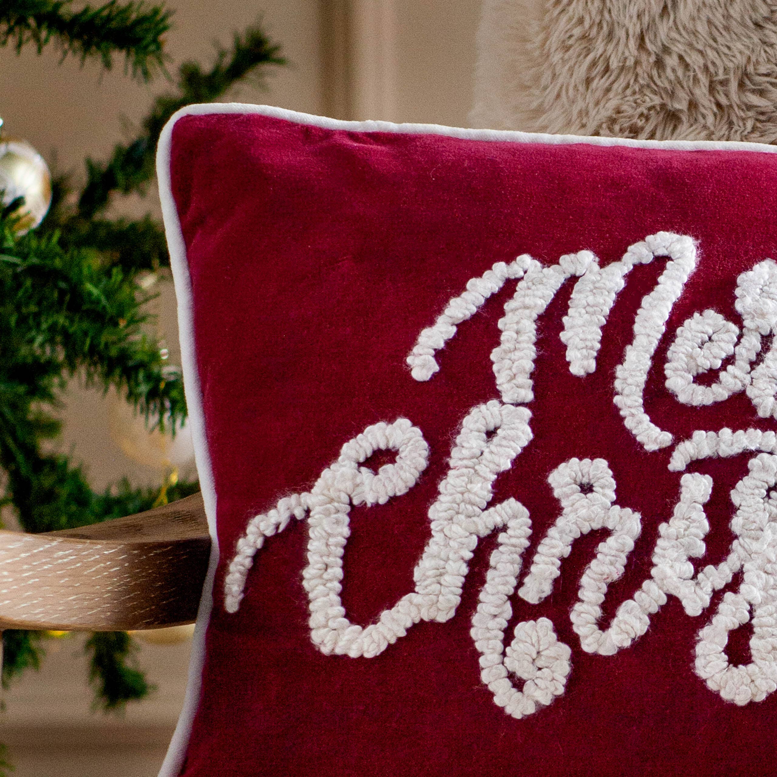 Rouge Coussin en velours rouge à appliqué « Merry Christmas » pour Noël en vente sur Faire1