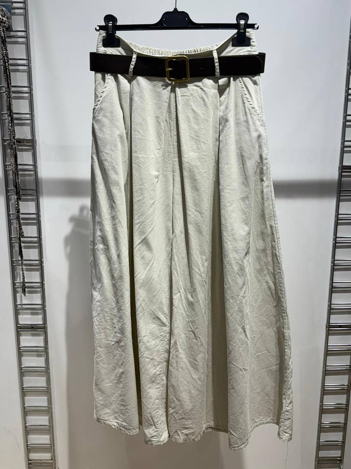 NOELINE - Venta al por mayor Pantalones - Mujer - Pantalones de terciopelo plisados con cinturón 3052210