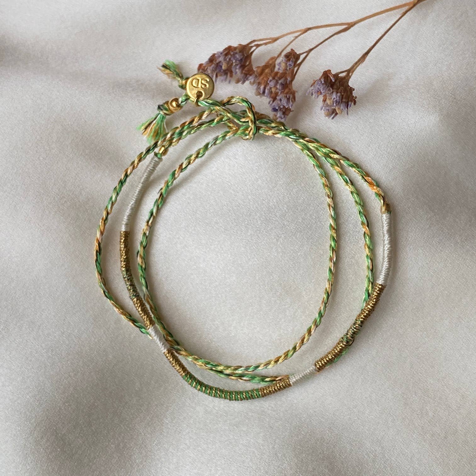 Sophie Deschamps Bijoux - Venta al por mayor Pulseras tejidas/trenzadas - Pulsera de hilo amuleto de la suerte Sukh2