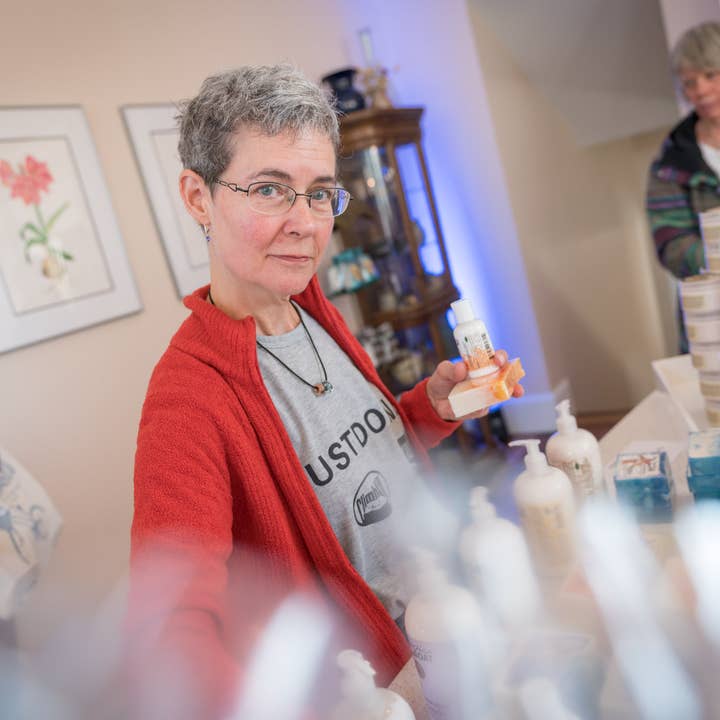 The Appalachian Goat – wholesale Body cream/lotion – 2oz Grapefruit Goats Milk Lotion3