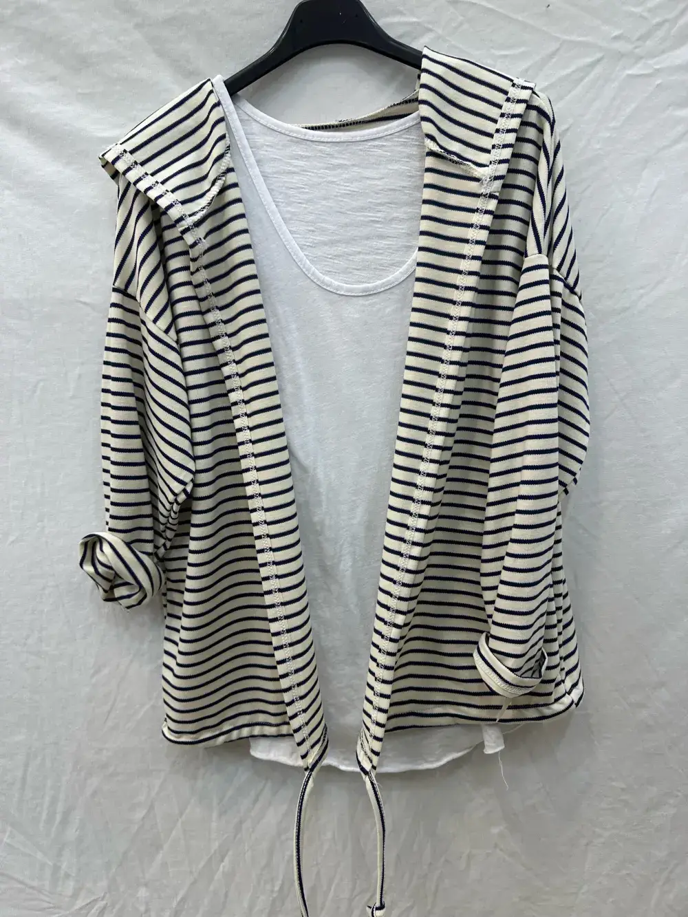 Mimi & Gogo – wholesale Väst - Dam – Randig twinset-väst @70372_TwinsetGiletR0