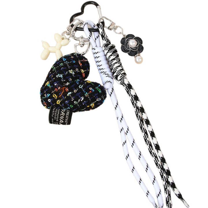 Ornements - Porte-clés chien ballon en forme de cœur en tissu fait main pour la vente par Eagle Crest Industries Inc.