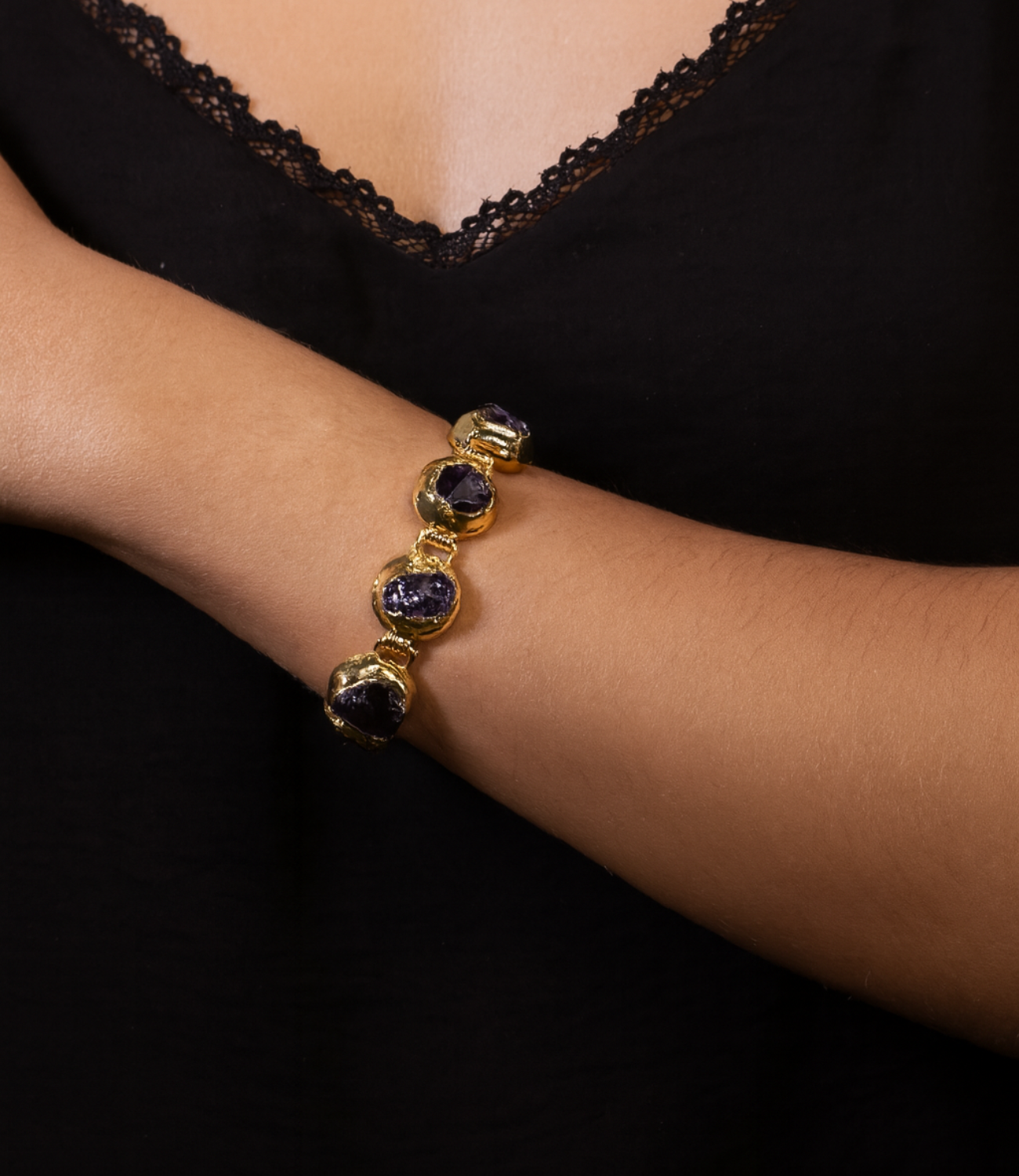 PHOEBE´S - Wholesale Beaded Bracelet - 18K Gold-Plated Rough Amethyst Bracelet – Energy and Natural Elegance2