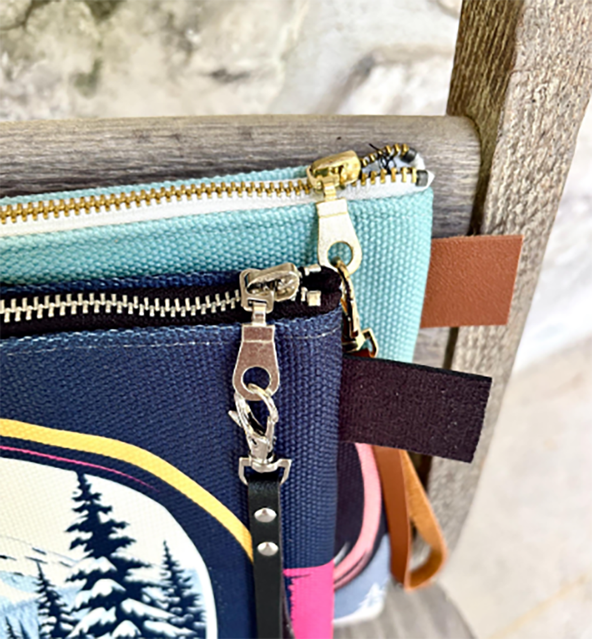 Sofs Designs - Wholesale Pouch - Women's - Wristlet Carry all Strong Ski goggles bag made in Montreal2