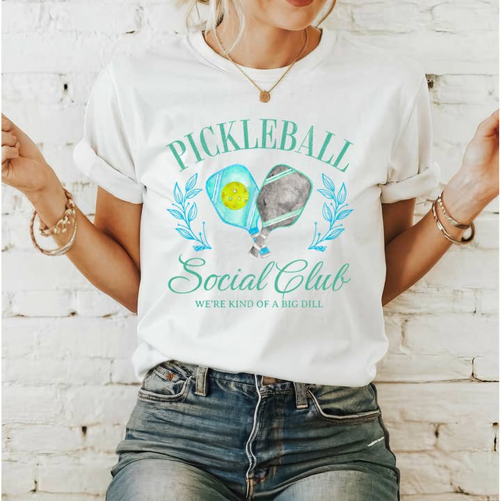 Pickleball Social Club Grafisk T-shirt för wholesale av Urban Edge Co.