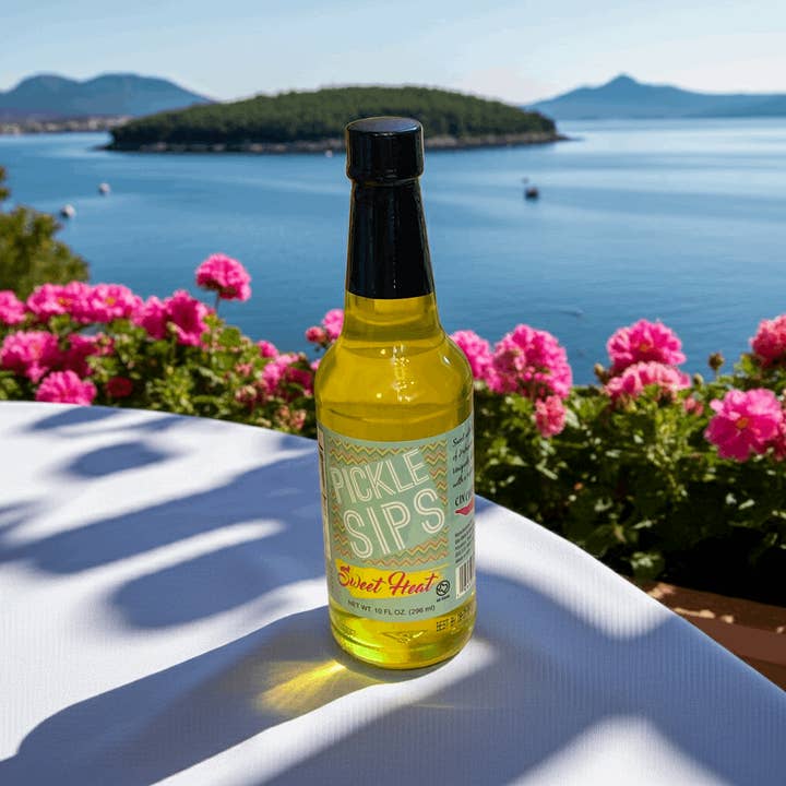 Naomi's Happy Place Shop - Wholesale Pickled Vegetables - PICKLE SIPS® - SWEET HEAT 10 FL OZ1