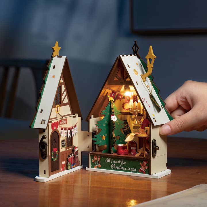 Hands Craft - Wholesale DIY Craft Kit - DIY Miniature House Kit: Twinkling Christmas House