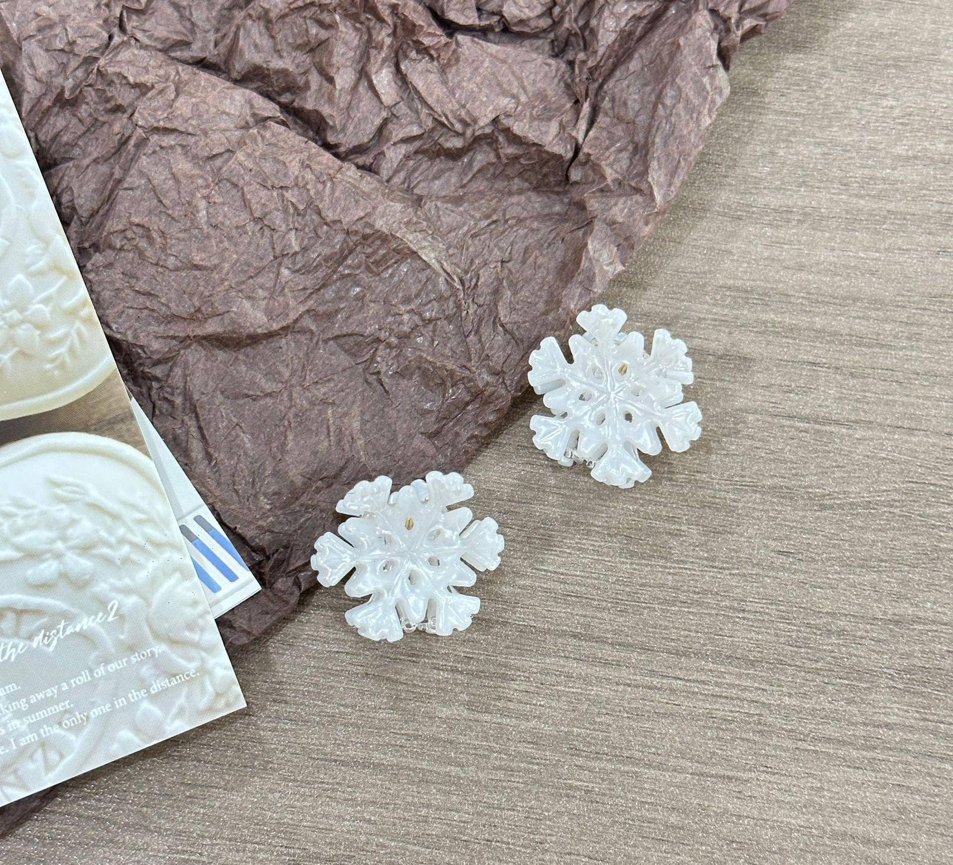 SoapElenGlen - Wholesale Hair Clip - Women's - Frosty Snowflake Hair Clip, Winter Hair Accessories1