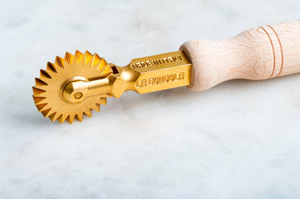 LA GONDOLA - Vendita all'ingrosso Utensile/attrezzo da cucina - Tagliapasta Professionale, Rotella Zigrinata in Ottone10