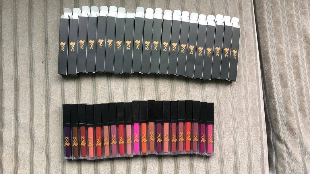 Kaz by De Unique Limited – wholesale Lipstick – Matte lipstick 20 colours non sticky 24 hours lipgloss1