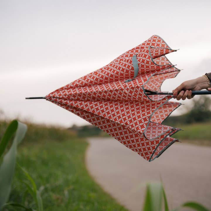 Lang vindstærk paraply - rødt geometrisk mønster for engroshandel hos OTOMI