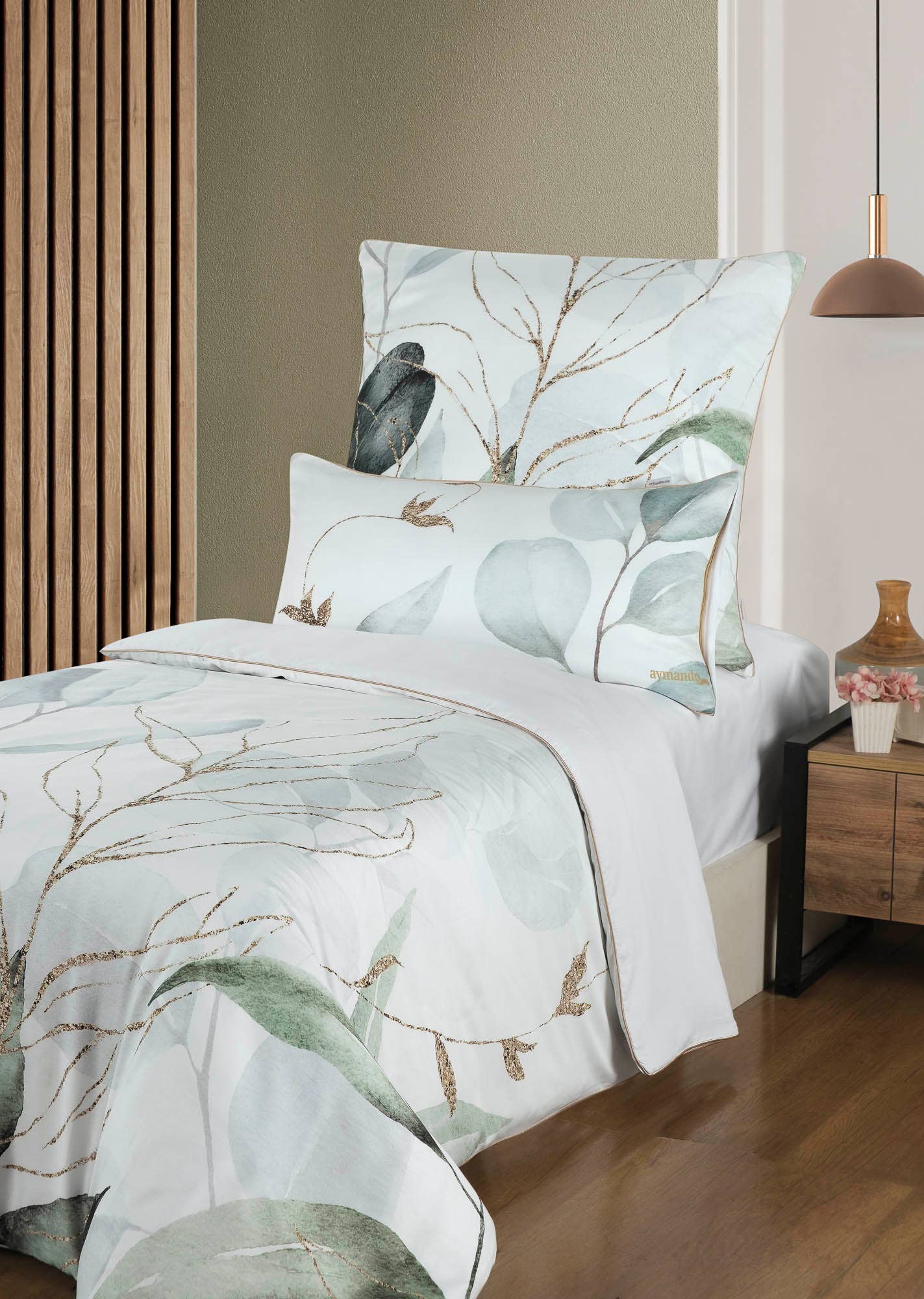 Aymando Home – wholesale Sängkläder – Deluxe bäddset i 100 % bomulls Mako satin, bladmönster i olivgrönt2