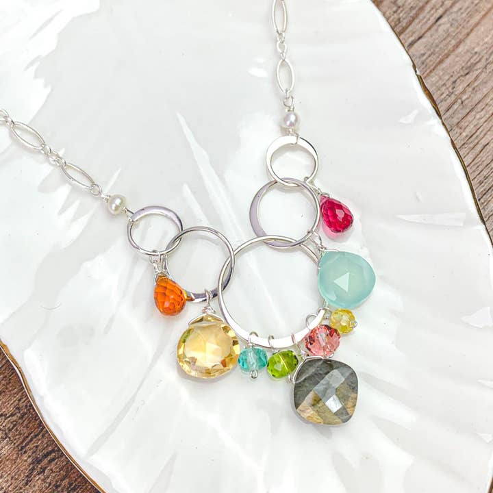 Bunter Freigeist-Edelstein-Halskette für den Großhandel von Anna Balkan