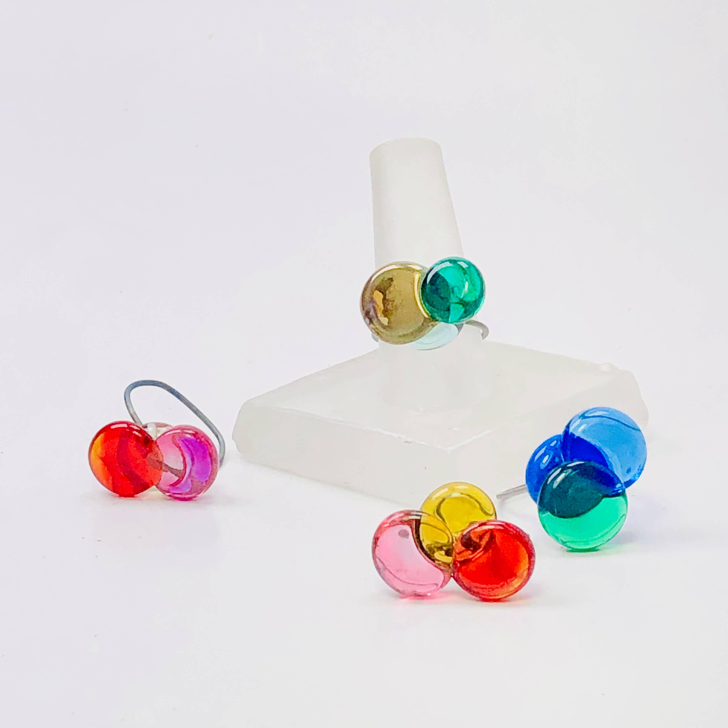 Krista Bermeo Studio – wholesale Cocktail/statement ring – Confetti Glass and Titanium Ring0