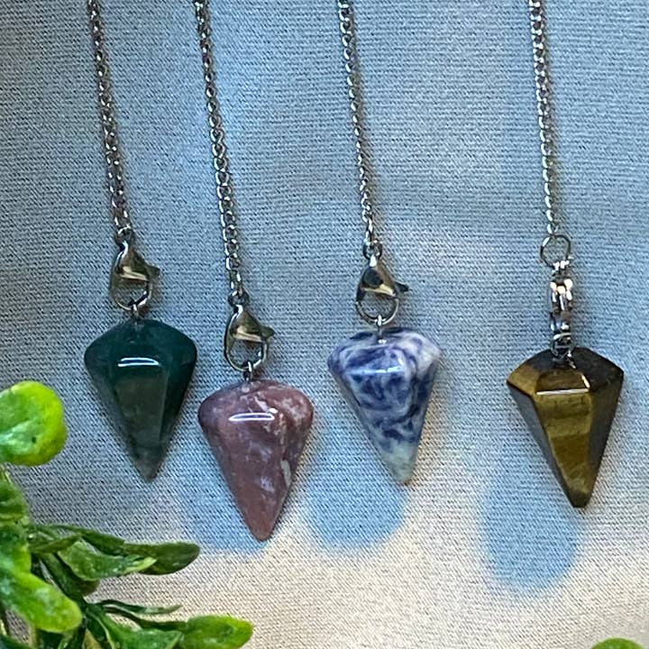 Moonsence - Wholesale Spiritual Stone/Crystal - Crystal Pendulum1