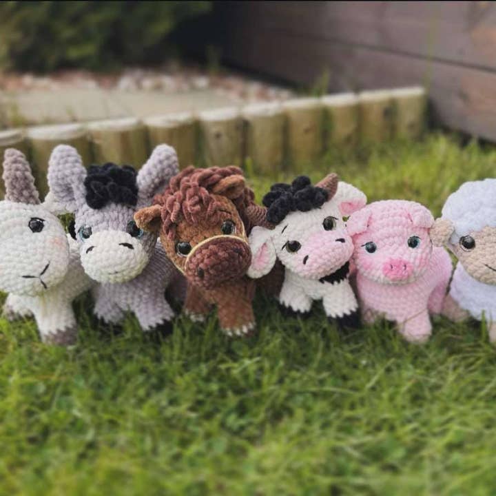 Farm Animals Crochet, Amigurumi Horse Sheep Cow Donkey Pig for wholesale by Anh2 LTD