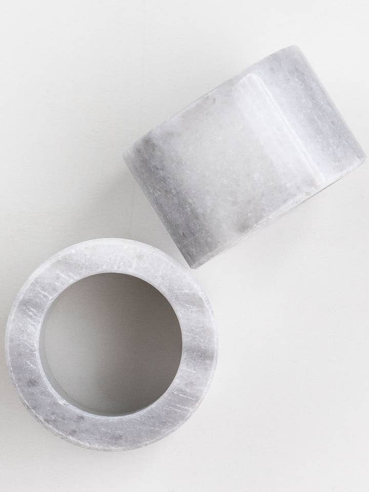 Set di Portatovaglioli in Marmo Mia Grigio per la vendita all'ingrosso da parte di Urban Society Studio