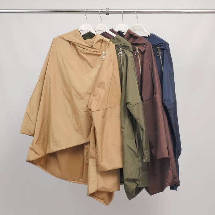 Cecile Wang - Wholesale Raincoat - Women's - Asymmetrical waterproof hooded jacket – ref HM71021