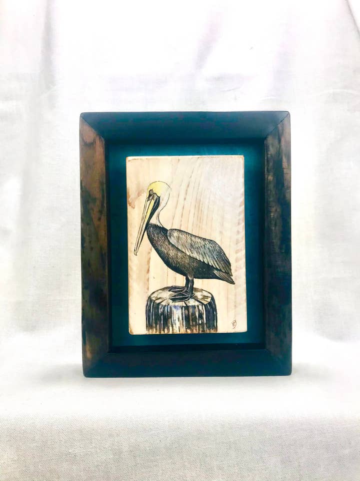 Pelícano marrón sobre madera, impresión enmarcada, regalo, arte de aves, grabados para venta al por mayor de Streetlightbirds
