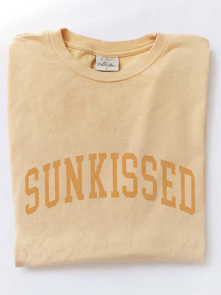 Haut graphique en tissu minéral délavé SUNKISSED pour la vente par OAT COLLECTIVE
