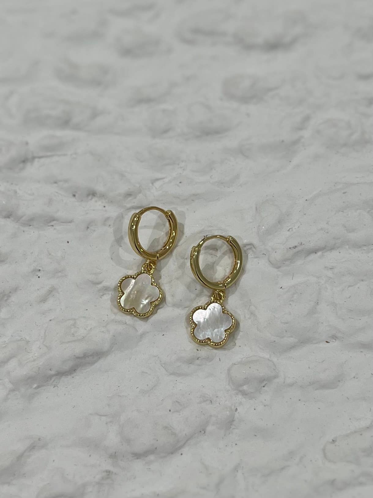 White Leaf – wholesale Huggie earrings – 5 Petal Flower Huggie Earring in Mother of Pearl1