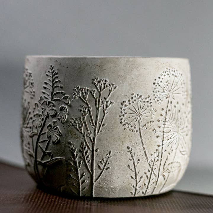 Momia the beautiful living - Wholesale Jar/Filled Candle - Long Cement Vase Candle1