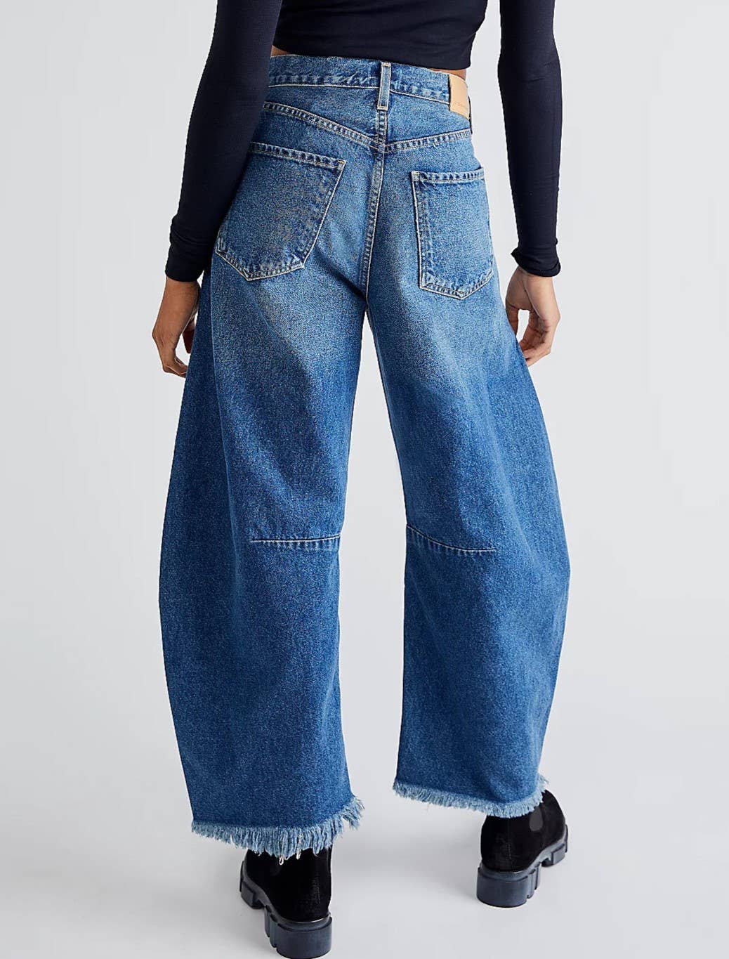 HIDDENBRAND - Wholesale Jeans - Women's - Raw-Edged Panelled Wide-Leg Straight-Leg Jeans3