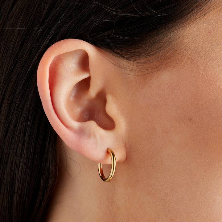 Mini dunne hoepels van 15 mm voor wholesale door Aurnia Jewellery