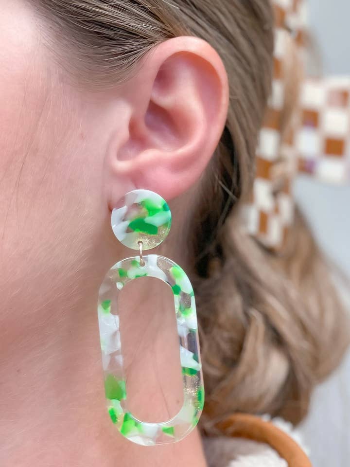 Pendientes colgantes ovalados de neón acrílico jaspeado para venta al por mayor de Prep Obsessed Wholesale