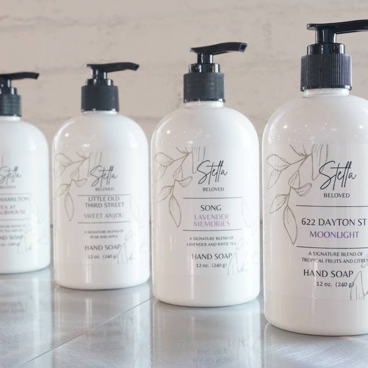 Pompe à savon pour les mains Stella Cleansing pour la vente par Petals & Wicks Wholesale