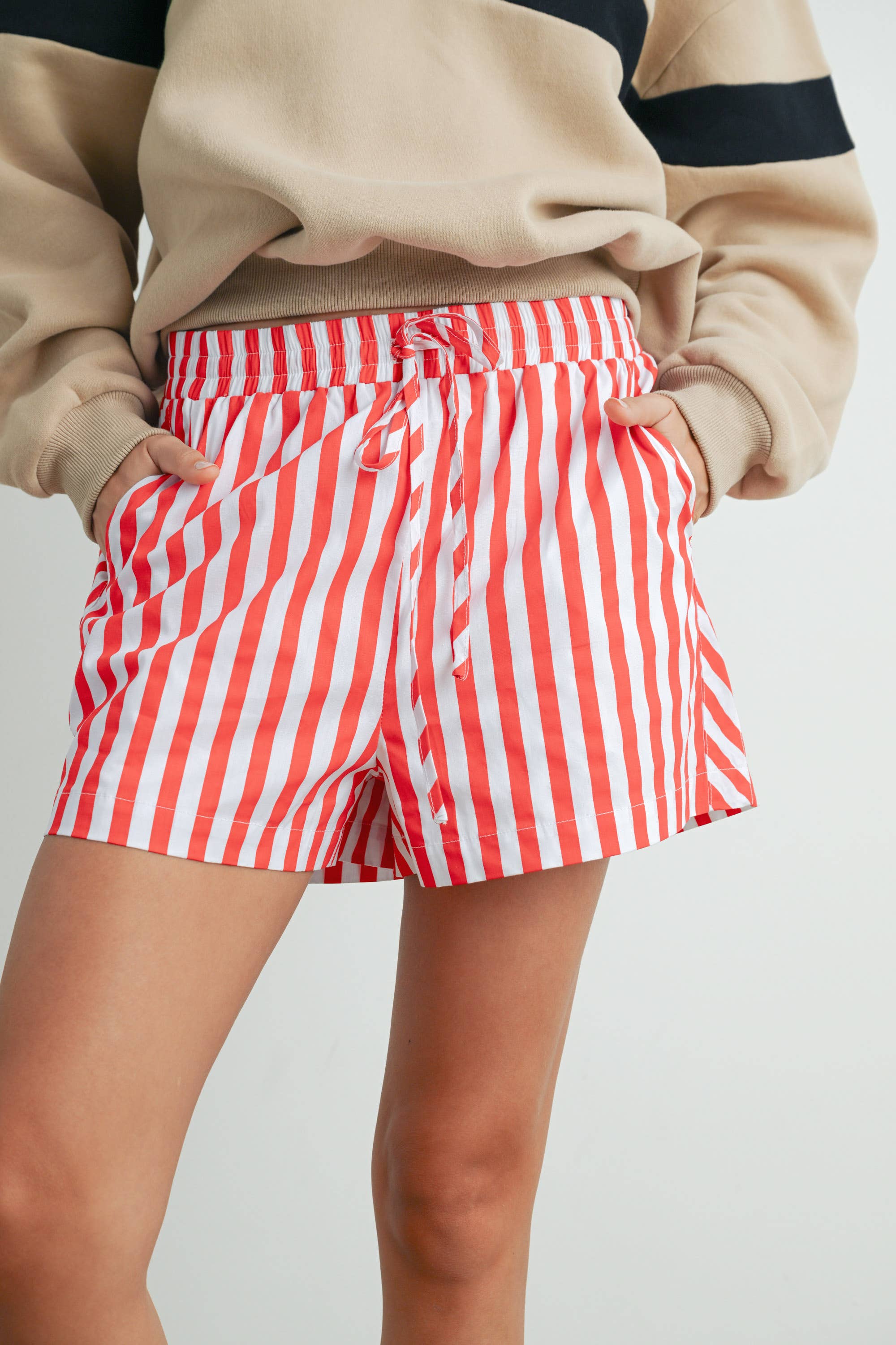 BUTTERMELON - Vendita all'ingrosso Pantaloncini - Donna - Shorts boxer a righe con tasche e coulisse - BMP75344