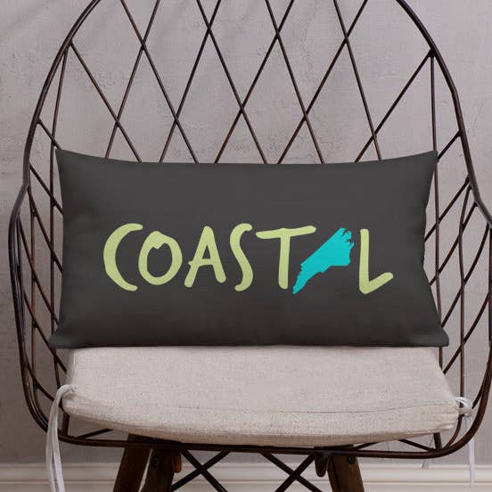 Coussin décoratif de plage Coastal North Carolina™ pour la vente par Coastal & Midwest State of Mind