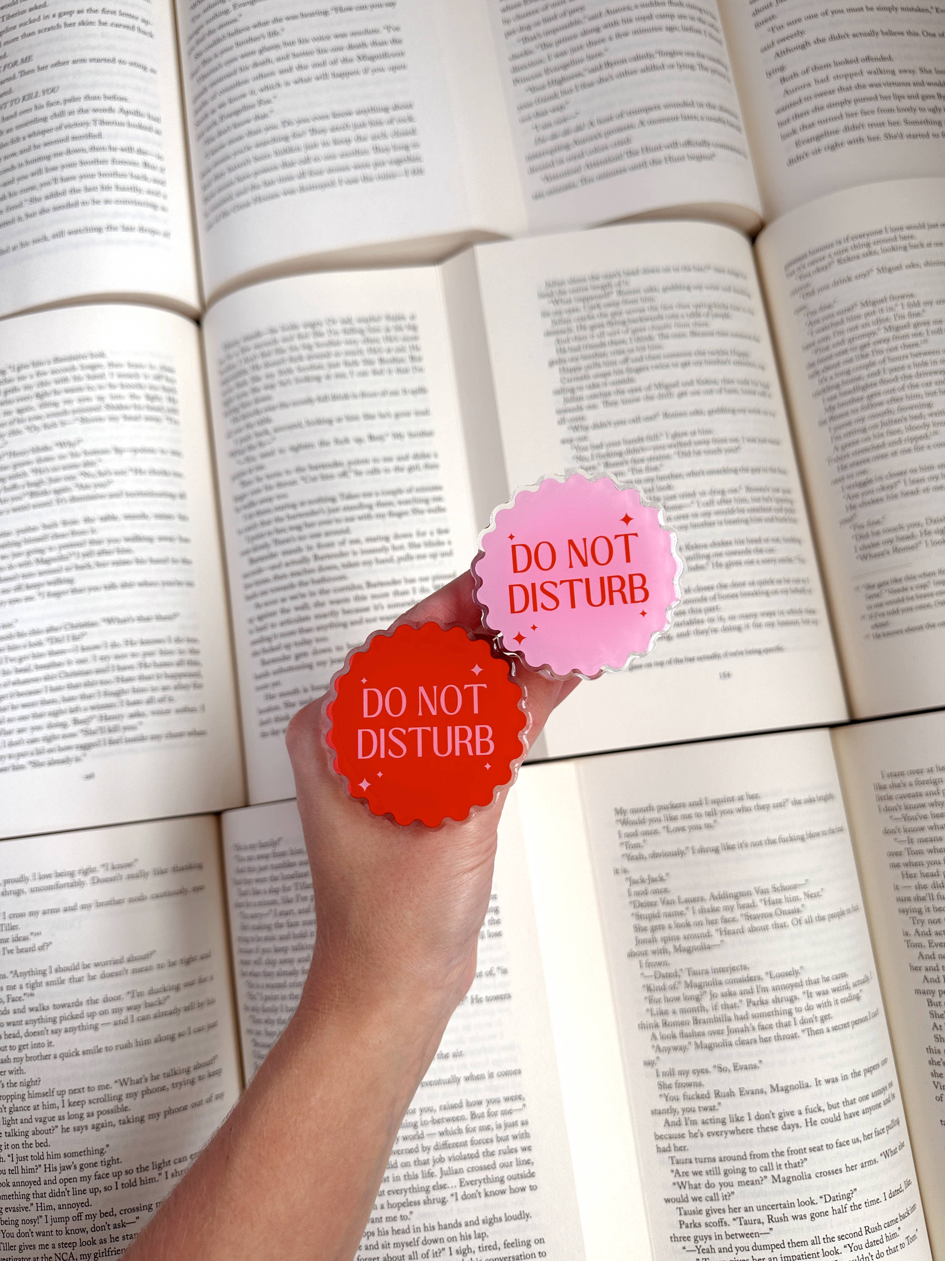 Paperback Fable & Co. - Wholesale Phone Grip - Do Not Disturb - Kindle Grip4