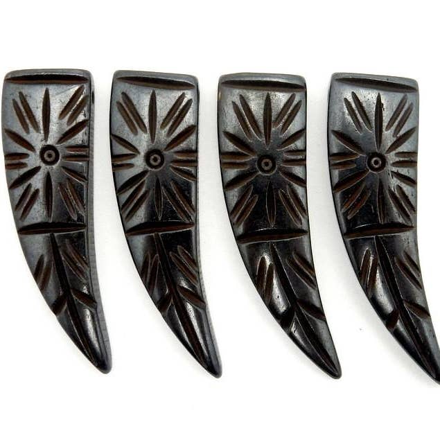 Perla perforada en la parte superior con forma de cuerno de hueso negro para venta al por mayor de Rock Paradise