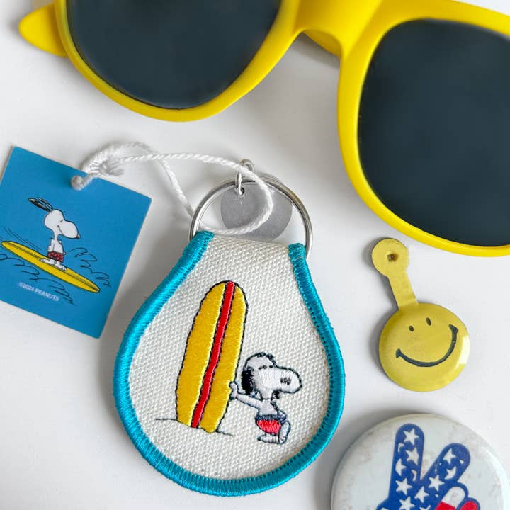 Three Potato Four - Vente Porte-clés – unisexe - Porte-clés 3P4 x Peanuts® - Snoopy Surf Patch2