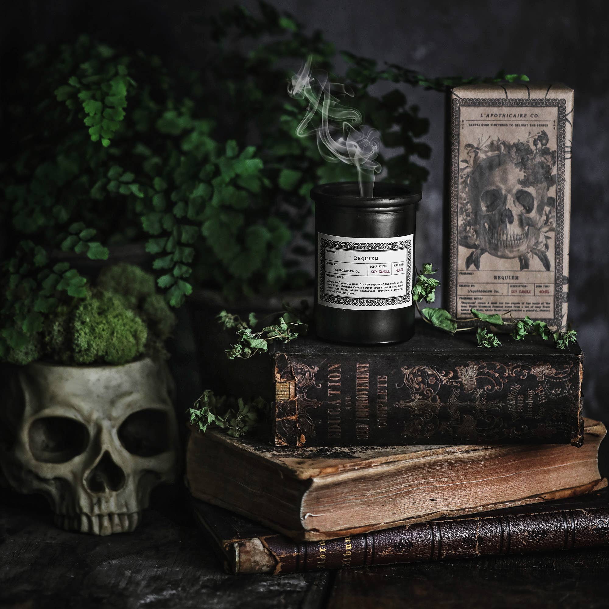 L'apothicaire Co. – Großhandel Stumpenkerze – NOIR | Requiem | 6oz Apothekerkerze1